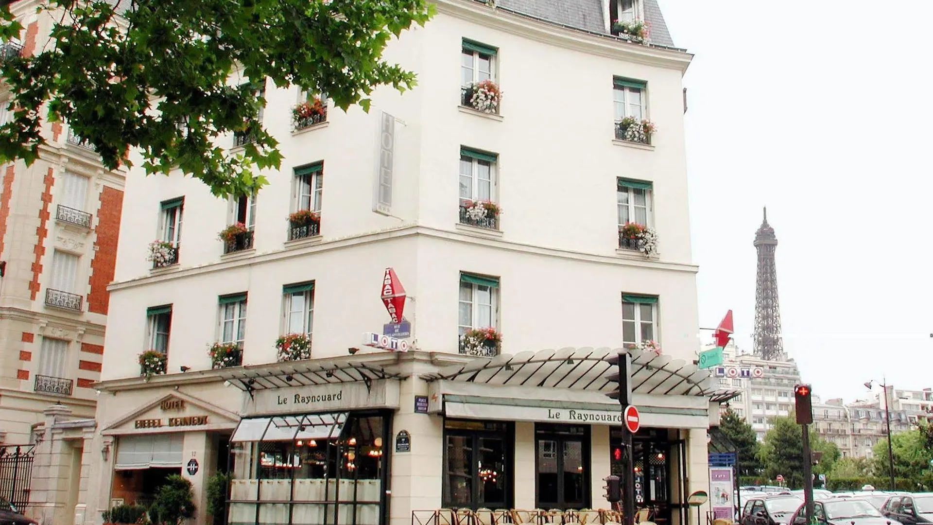 Eiffel Kennedy Hotel Paris