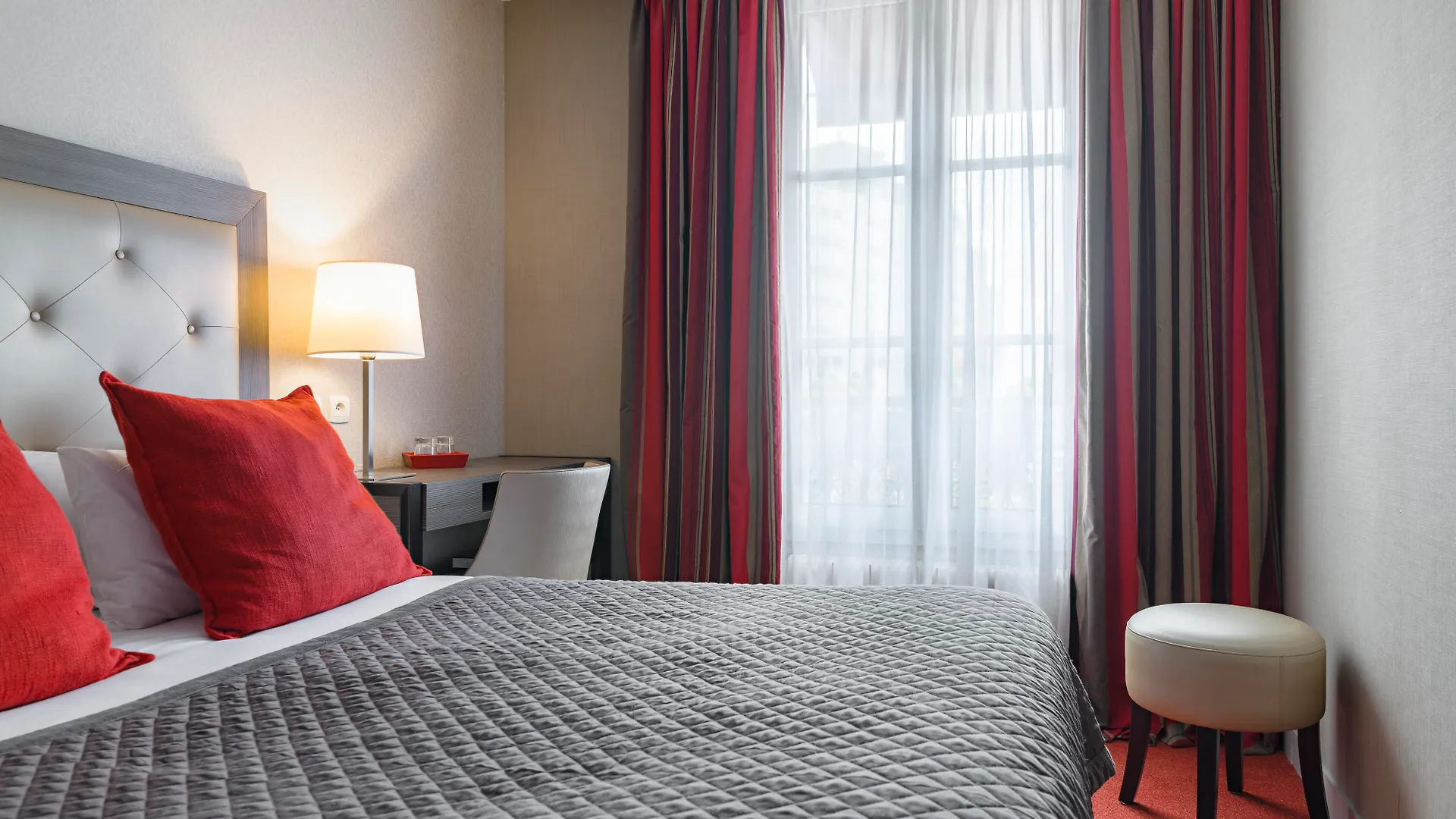 Hotel Eiffel Kennedy