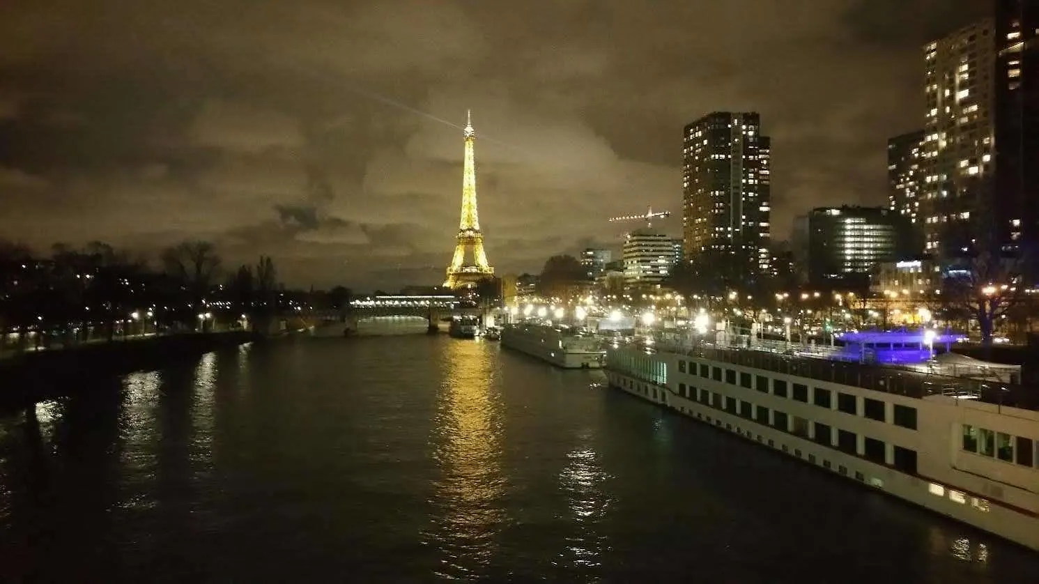 Eiffel Kennedy Hotel